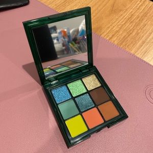 BRAND NEW. HUDA BEAUTY wild obsessions PYTHON palette